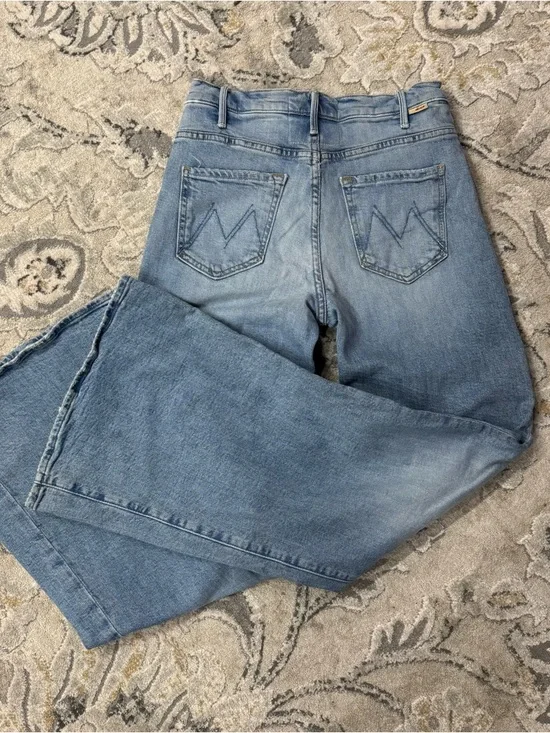 Mother The Hustler Roller Sneak Jeans in I Confess
Non Smoking/No Pets - Picture 2 of 12